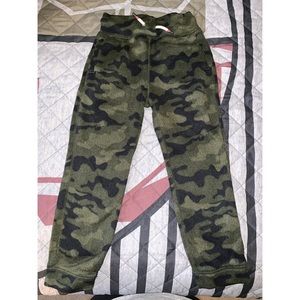 GAP KIDS Boy’s Camo Sweatpants